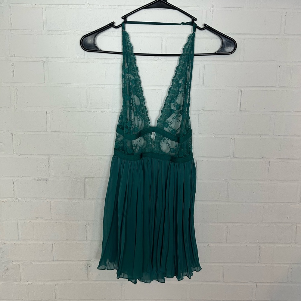 Victoria’s Secret Super Cute Lace Lingerie Top - Picture 1 of 4